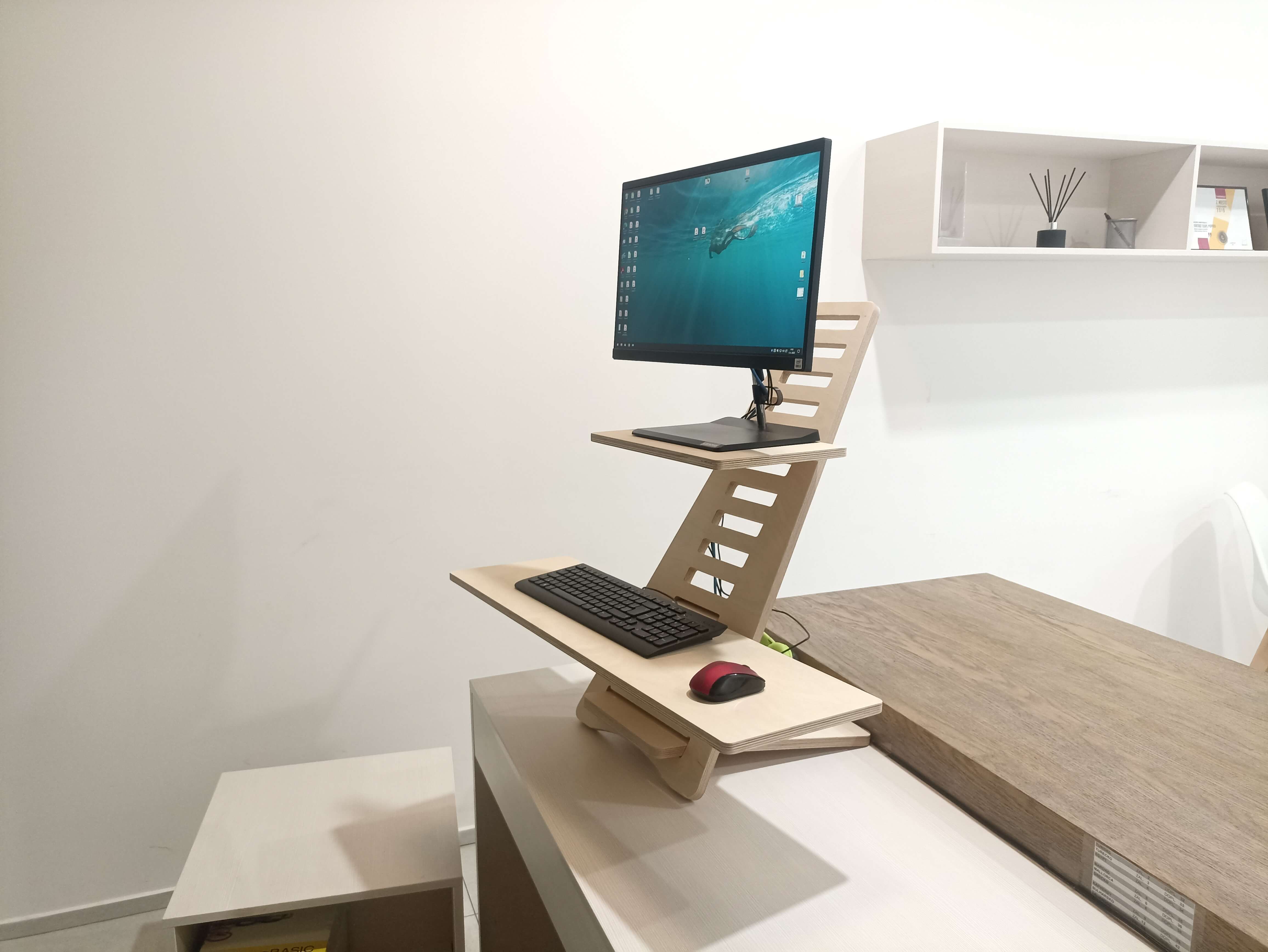 standing desk flowdesk - Ako si vytvoriť ideálne pracovné prostredie